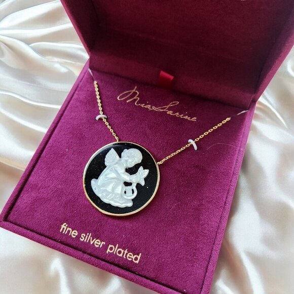 NWT Mia Sarine Cupid Mother of Pearl Sparkly Black Glass Cameo Necklace - Picture 1 of 6